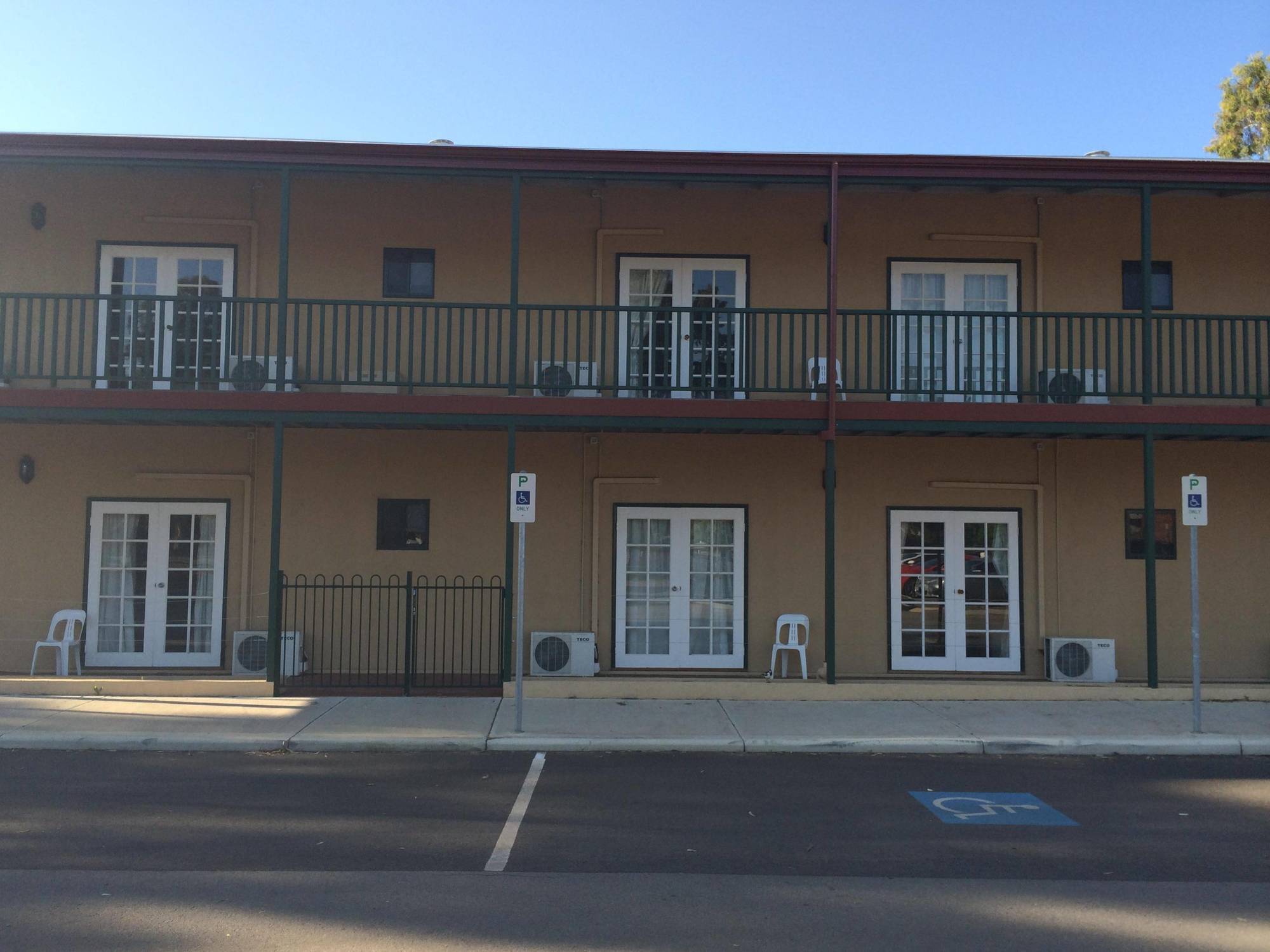 Avon Accommodation - York Exterior photo